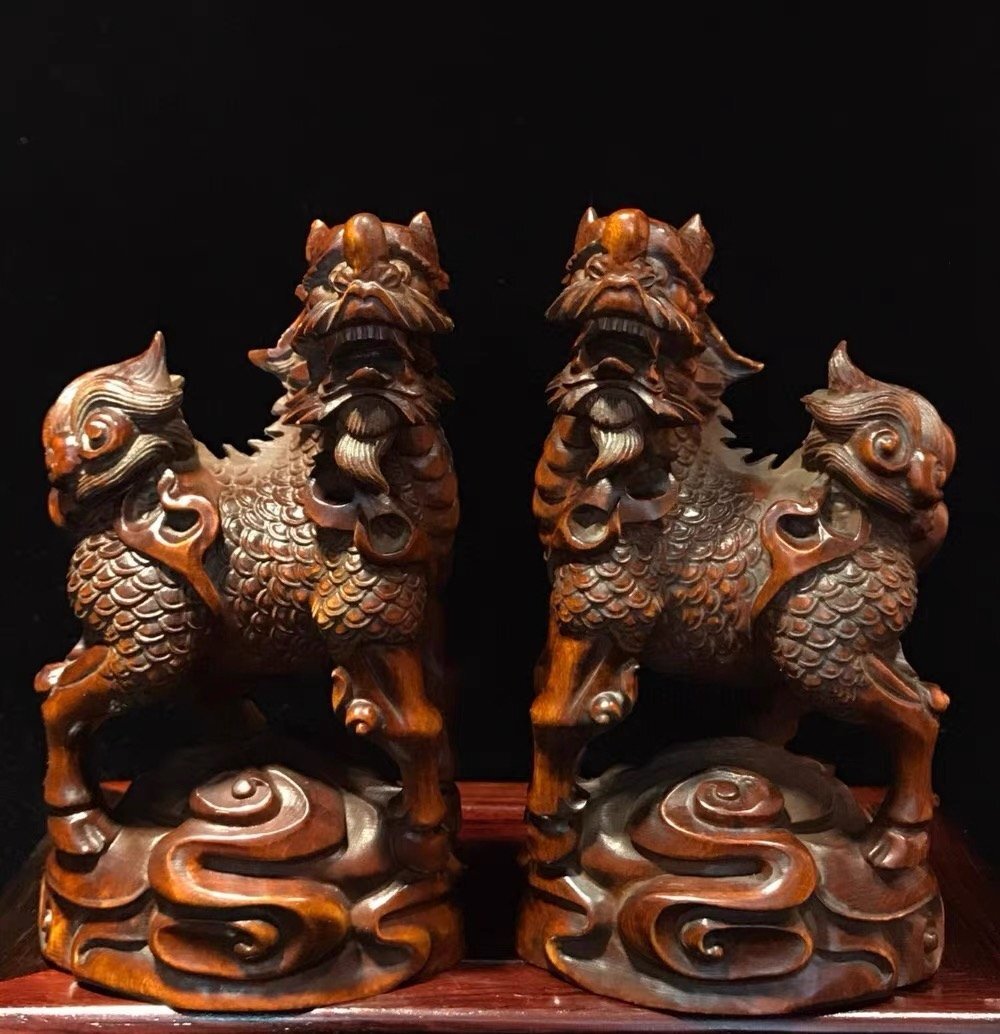 中国　置物　彫刻　1A 縁起物】麒麟 置物 木彫り細密彫刻 木製 風水 古美術品（中国古