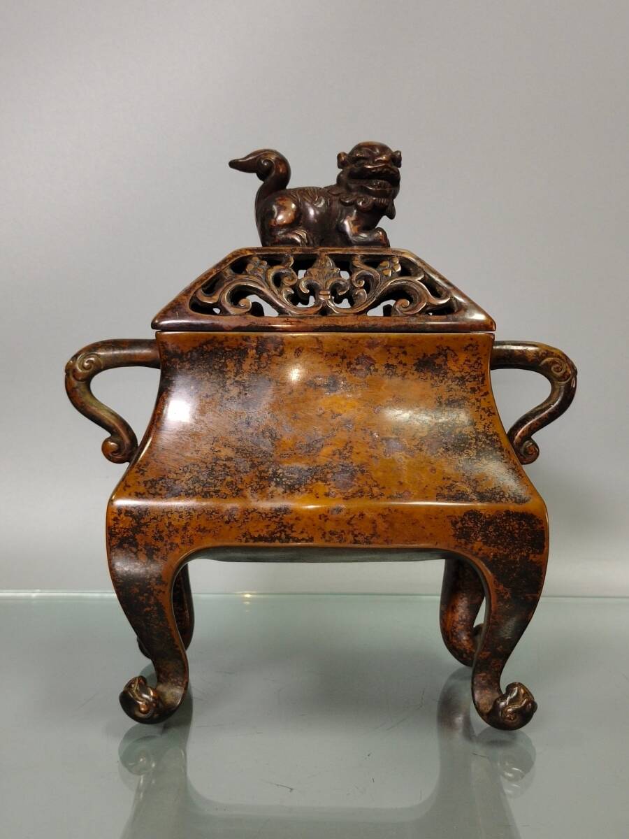 神兽香炉,古銅製,時代物 旧蔵 明 宣德年製 紫銅 精工打造 四足獅蓋耳香爐 置物 香道具