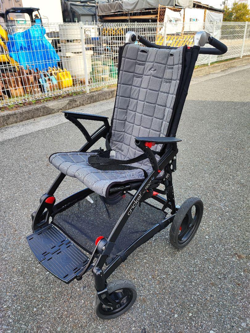 R82社 クリケット （size2）障害児用バギー型の車椅子（Cricket
