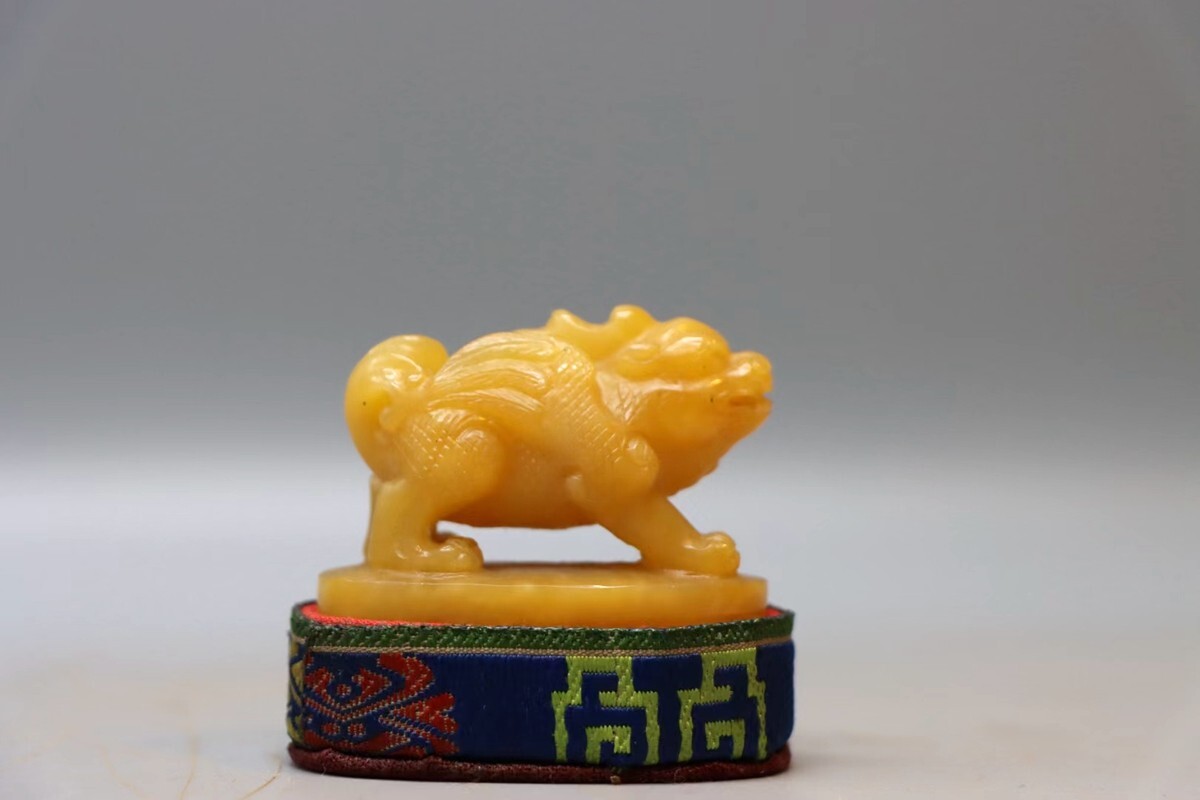 古董品 田黄石 寿山石 珍藏品神兽印鑑y113 古董品 田黄石 寿山石 珍藏品神兽印鑑y113 - メルカリ