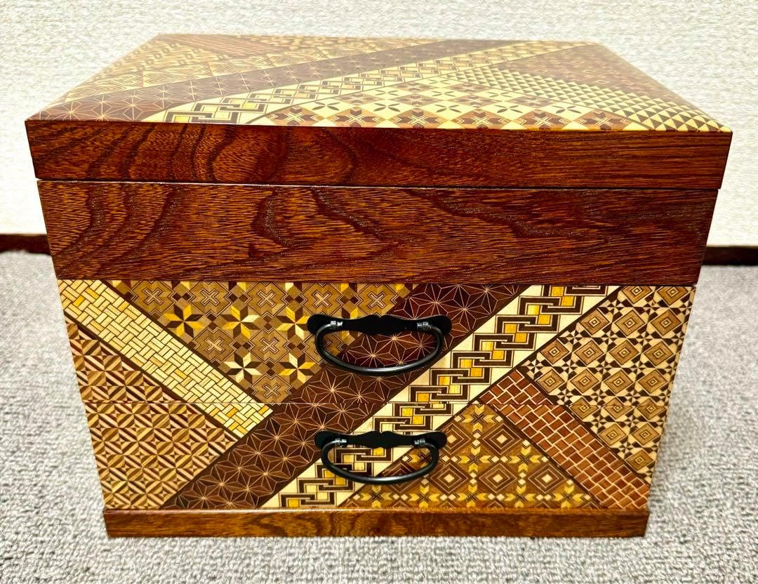 【昭和レトロ】寄木細工　小引き出し 引き出し収納 裁縫箱 木工芸品 伝統工芸品 裁縫箱 小引き出し 針箱 ソーイングボックス 昭和レトロ 木製