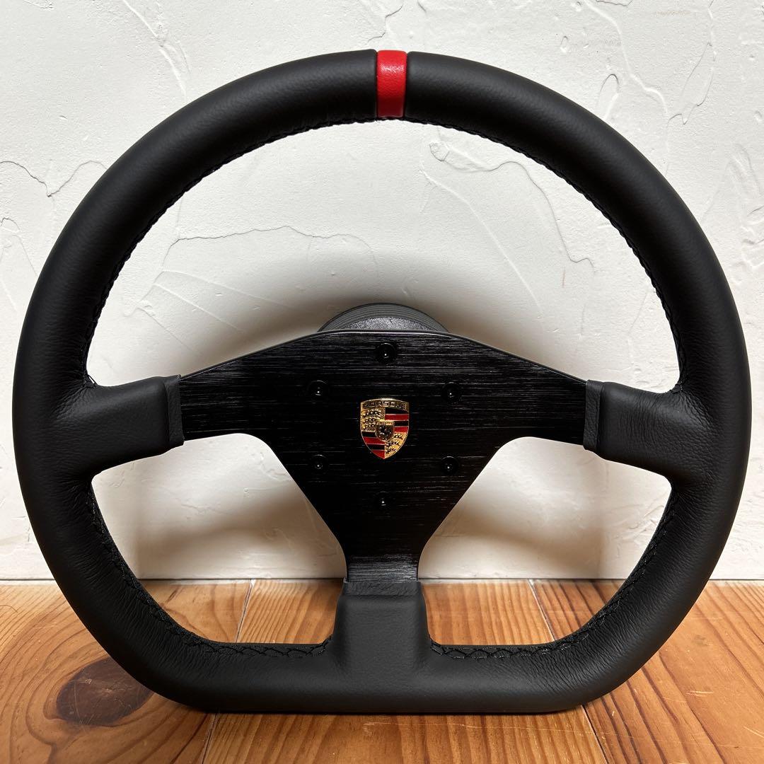 ポルシェ911/991 GT3 CUPステアリング 黒ステッチ/赤 ボルト付