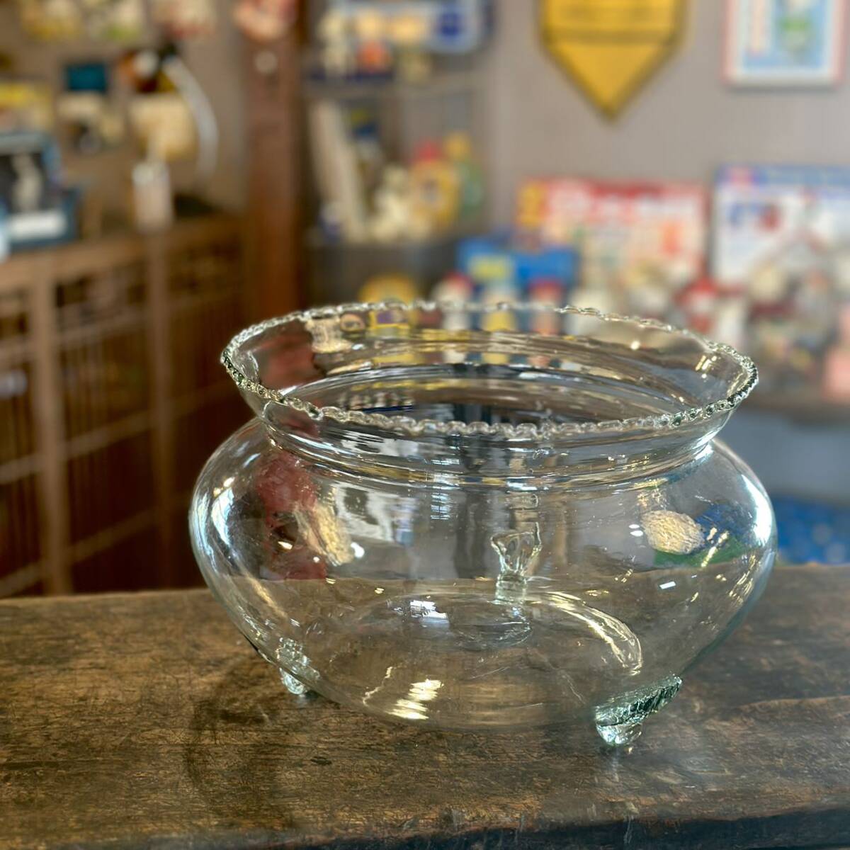 ヴィンテージ ビードロ 吹き硝子 フリル ガラス 三脚 金魚鉢 めだか鉢 気泡 楽天市場】昭和レトロシリーズ 『金魚鉢 青 』 廣田硝子