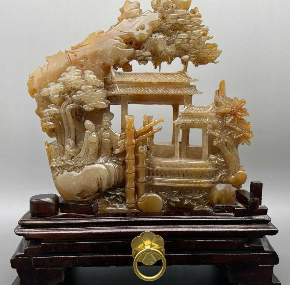縁起物　寿山石 お守り　開運へ　魚の彫刻　美品　レア 開運 七福神 置物 寿山石製 開運・幸運のインテリア置物 木製