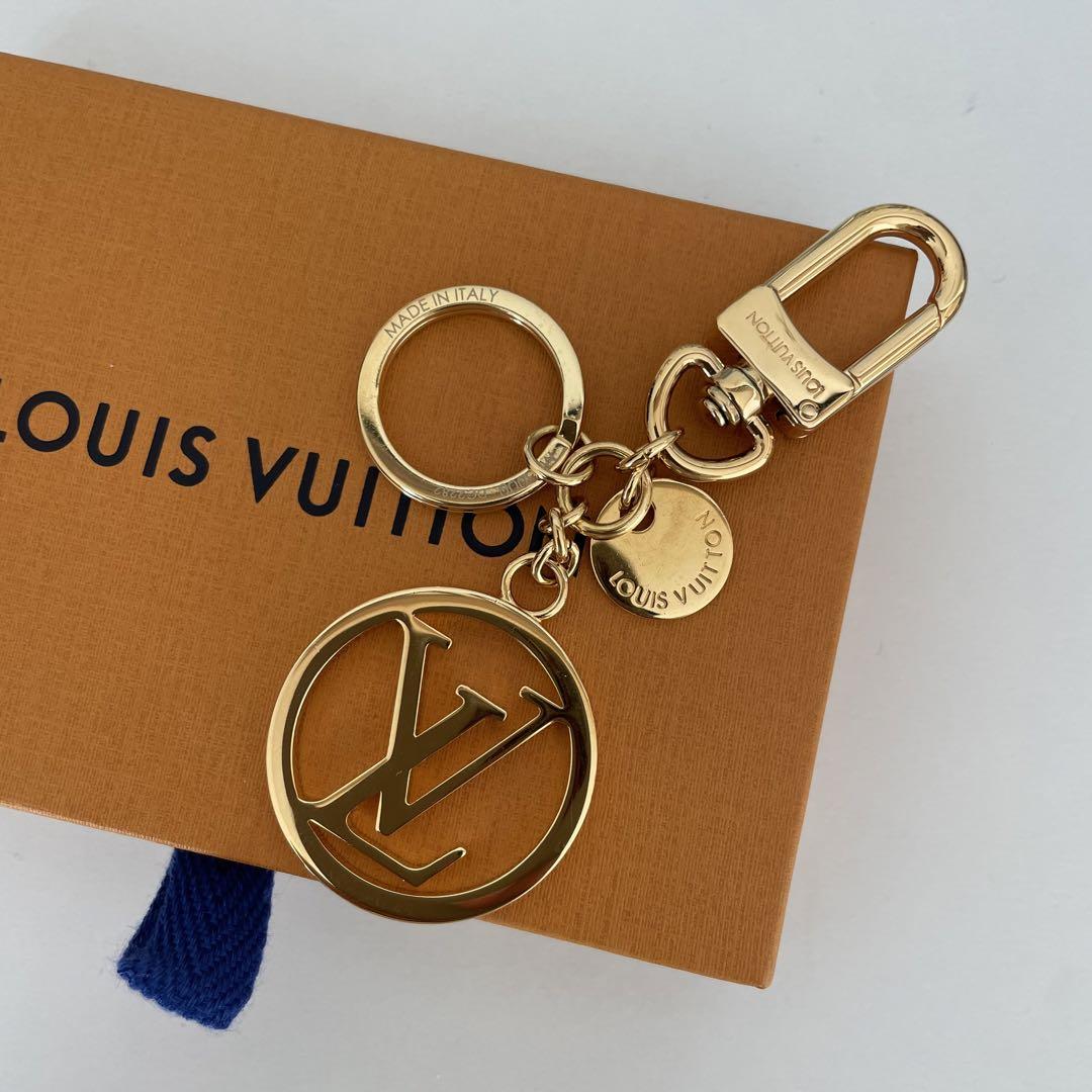 国内発★送料無料 Louis Vuitton LVロゴ サークルバッグチャーム バッグチャーム・LV サークル S00｜ルイ・ヴィトン 公式サイト