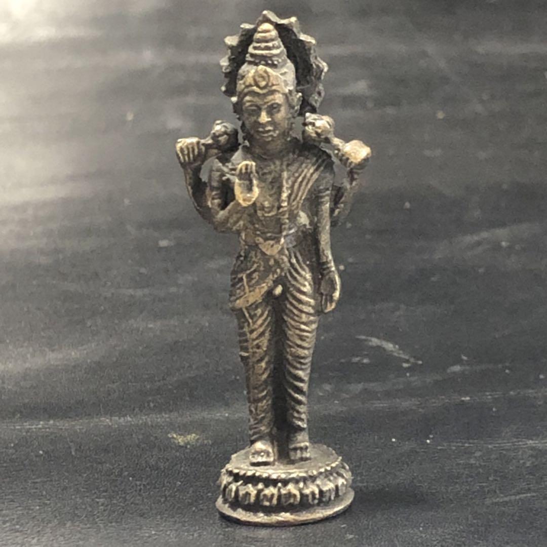珍品◼️また蔵から謎の優しそうなお顔の金属製の神様の直立仏像が出て来ました。 珍品◼️また蔵から謎の優しそうなお顔の金属製の神様の直立仏像