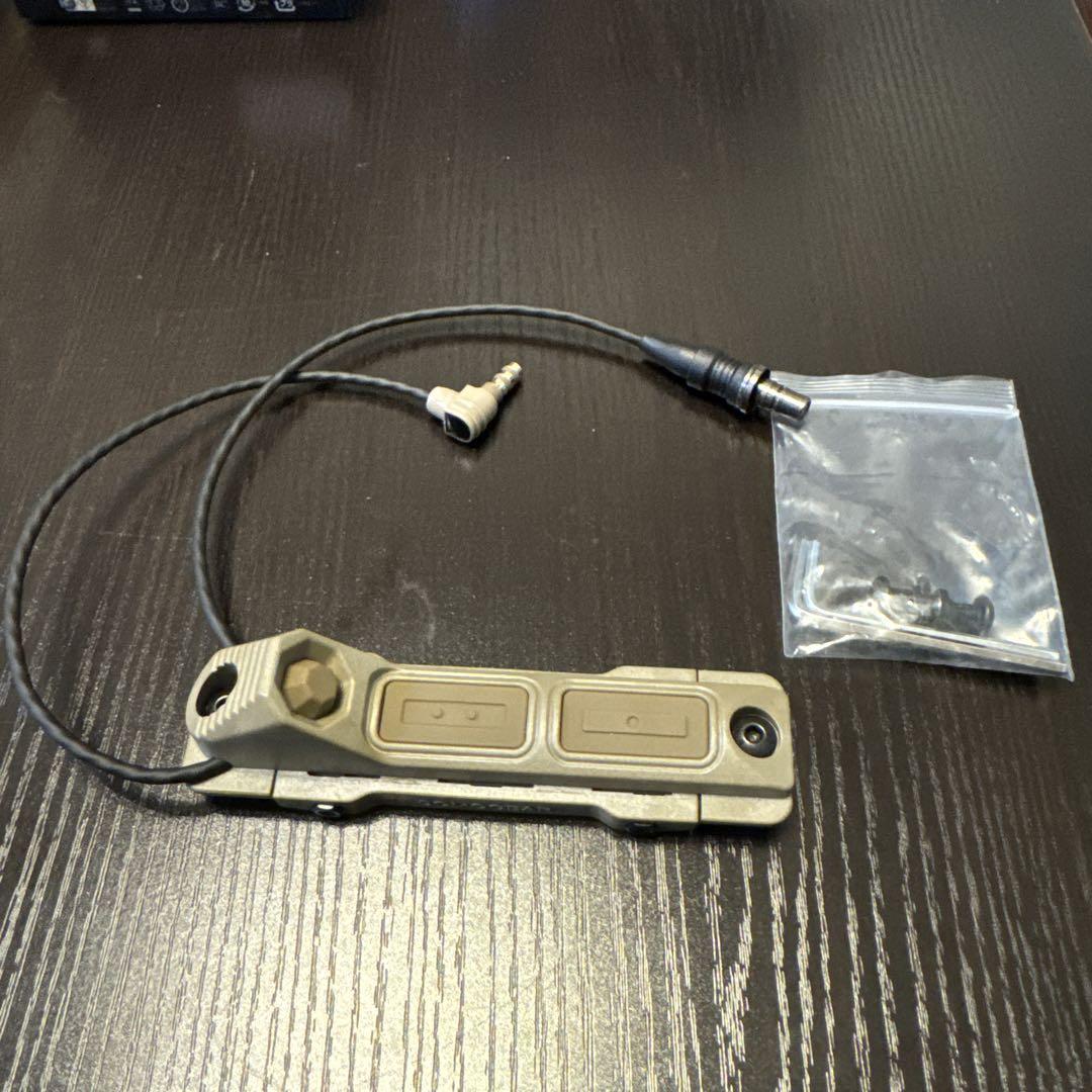 Somogear NGAL/LA23 タン Switch リモートスイッチ SomoBoat Vis-Override Tactical Pressure Switch - SomoGear
