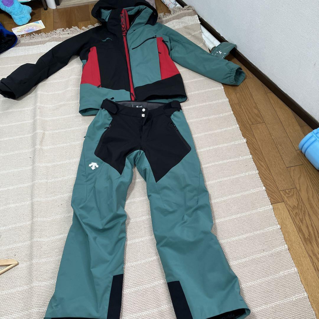 デサント　スキーウェア　上下セット　美品 Amazon.co.jp: [デサント] スキーウェア 上下セット レディース