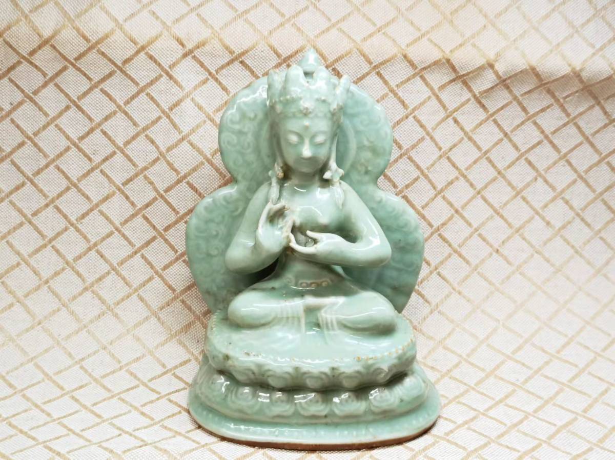 中国龍泉窯 青磁　観世音菩薩様　遺品整理 中国龍泉窯 青磁 観世音菩薩様 遺品整理 工芸品