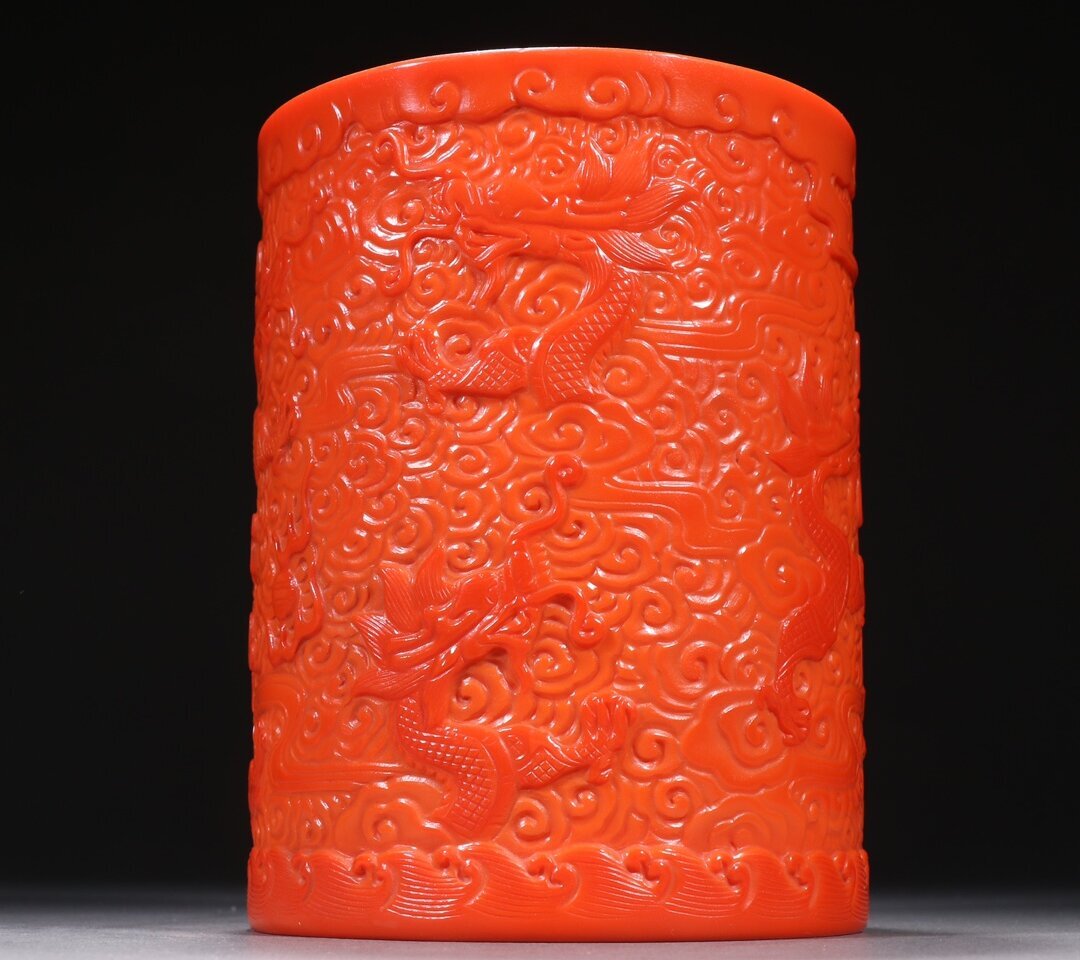 中国古美術品　元人蕃馬図　筆筒　大清乾隆年製　高さ約19cm ◇御泓軒◇『清朝時代 紅瑠璃彫 雲龍紋筆筒 乾隆年製款』極細工