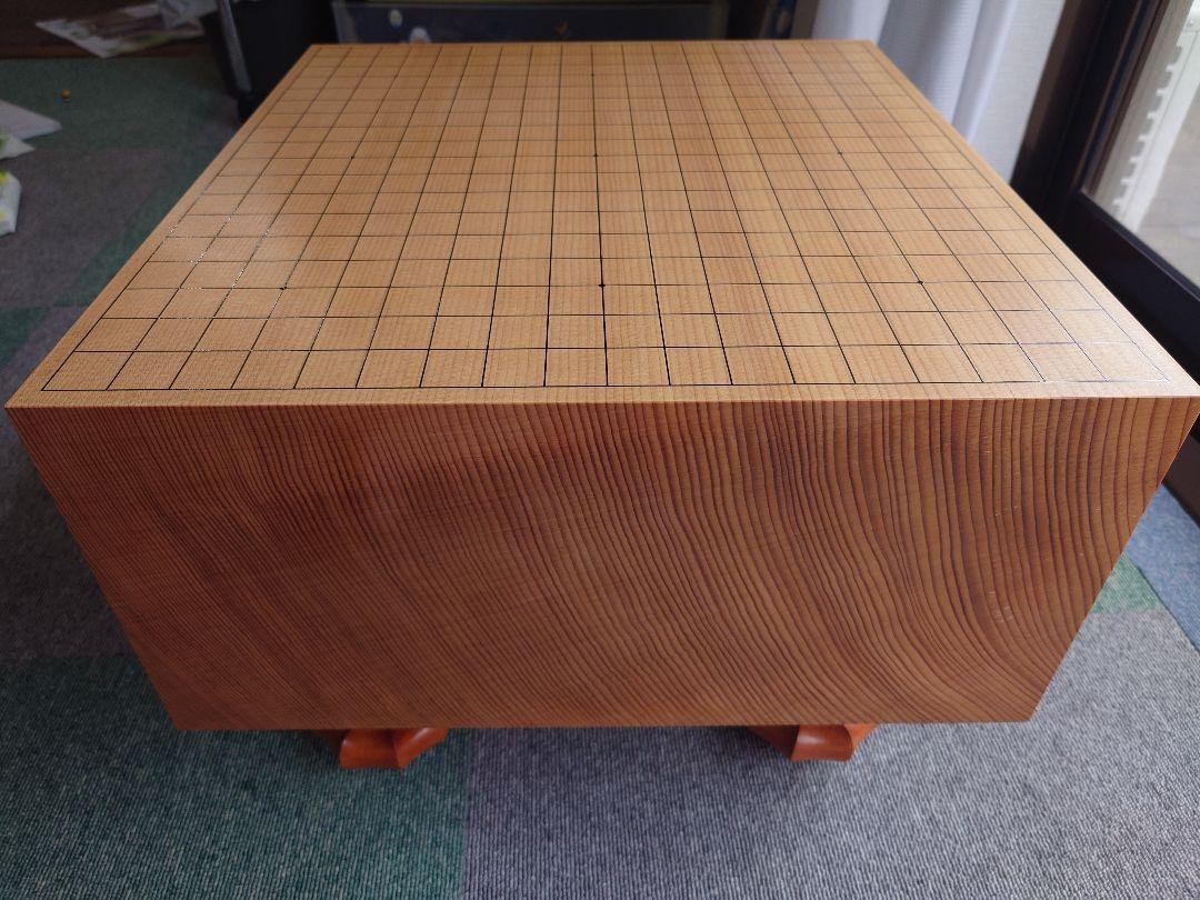 美品　囲碁盤　柾目　桐箱・布カバー付き　榧　碁盤 美品 囲碁盤 柾目 桐箱・布カバー付き 榧 碁盤