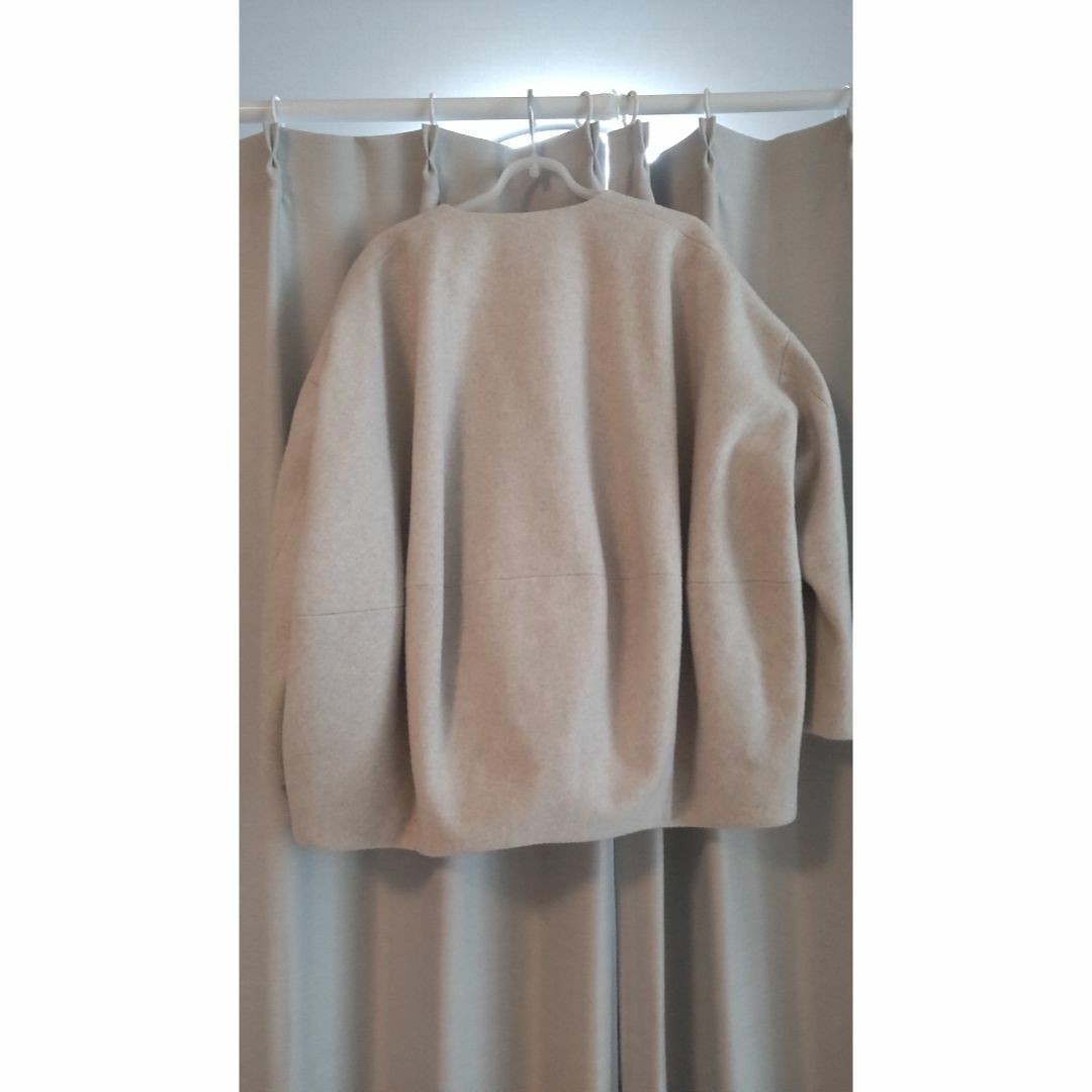24SS 美品✨ビアズリー うしろぷっくりダンボール コート ベージュ サイズ0 人気のダンボール素材とシルエット》ウシロプックリダンボール