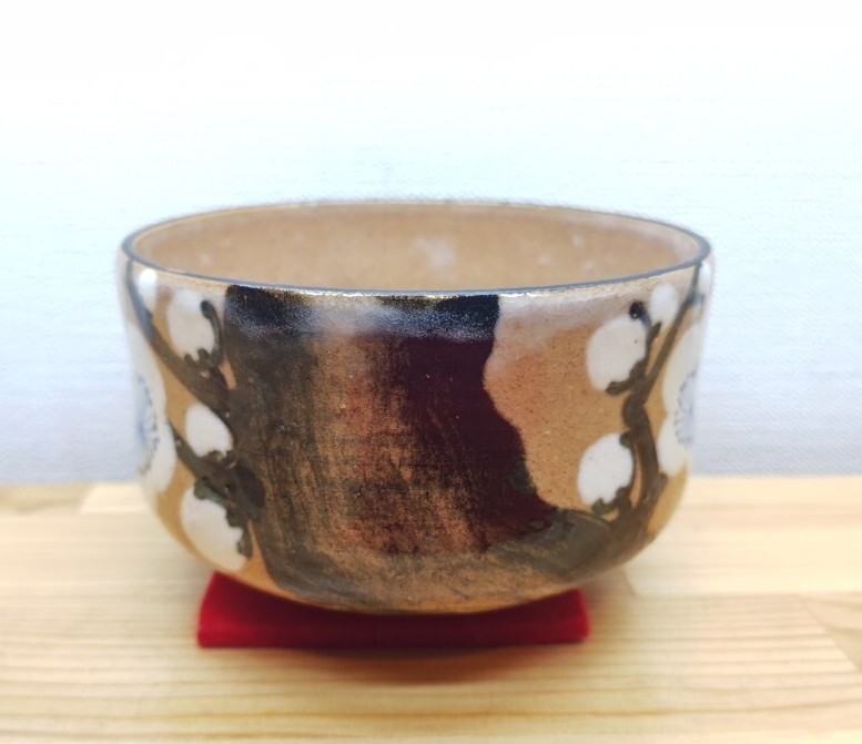 送料込【逢絢亭】茶道具 茶碗 九谷焼 梅の図 矢口永寿 共箱入り 送料込【逢絢亭】茶道具 茶碗 九谷焼 梅の図 矢口永寿 共箱入り