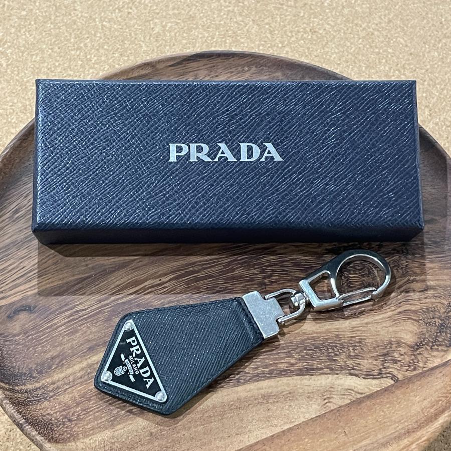 PRADA プラダ キーリング サフィアーノ トライアングルロゴ