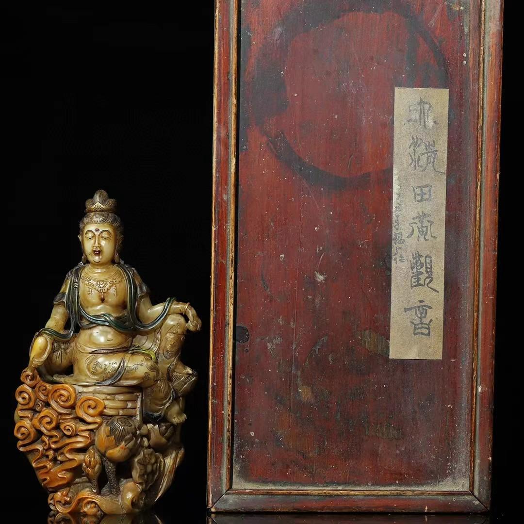 中国古美術・【観音赐福】坐像飾り・観音仏像 ・箱付き・寿山石田黄手彫り・文房具 中国古美術・【観音福】坐像飾り・観音仏像 ・箱付き・寿山石田