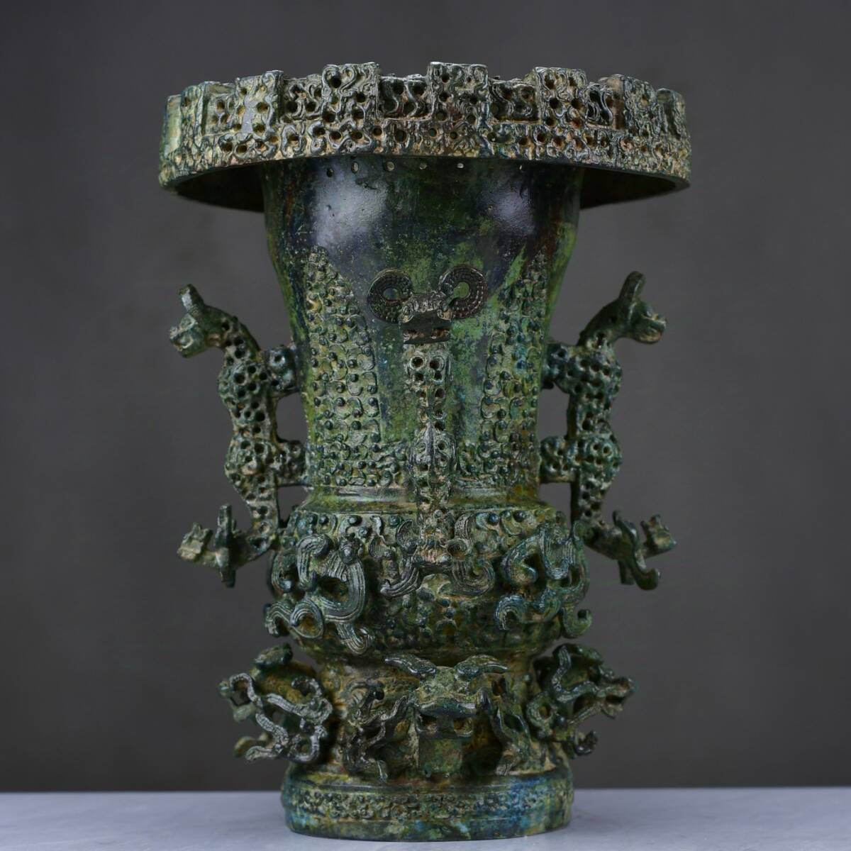古董，籠尊，古铜製，時代物。 秘藏 西周時期 青銅 尊盤 銅製 銅製品 青銅器 古銅 置物 極細工