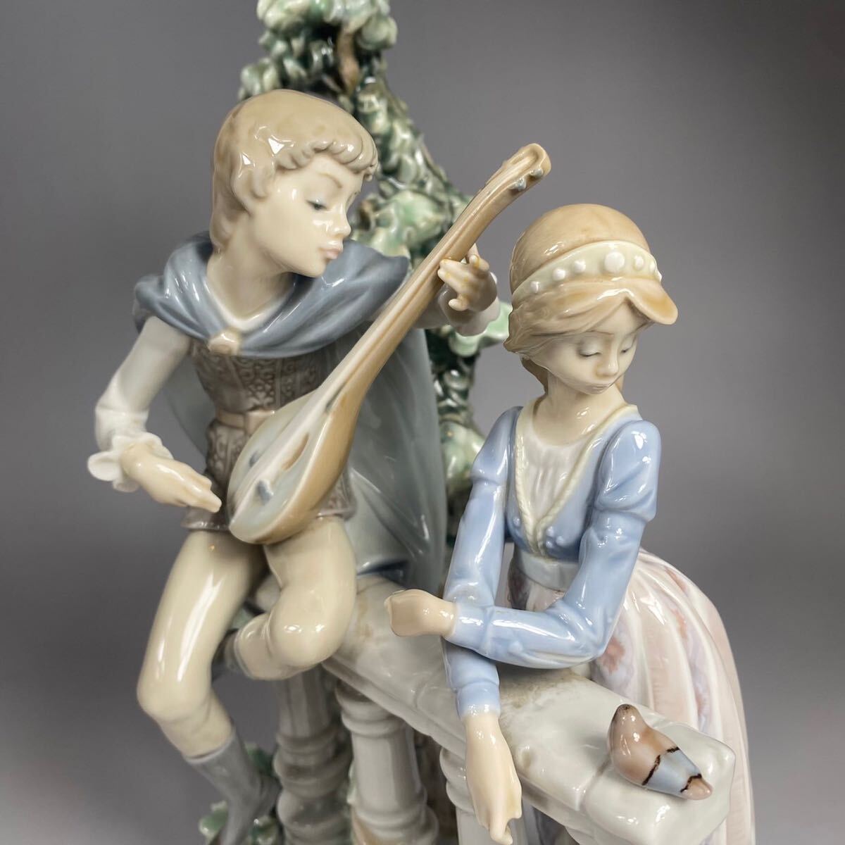 リヤドロ 5381「セレナーデ」フィギュリン LLADRO 人形 置物