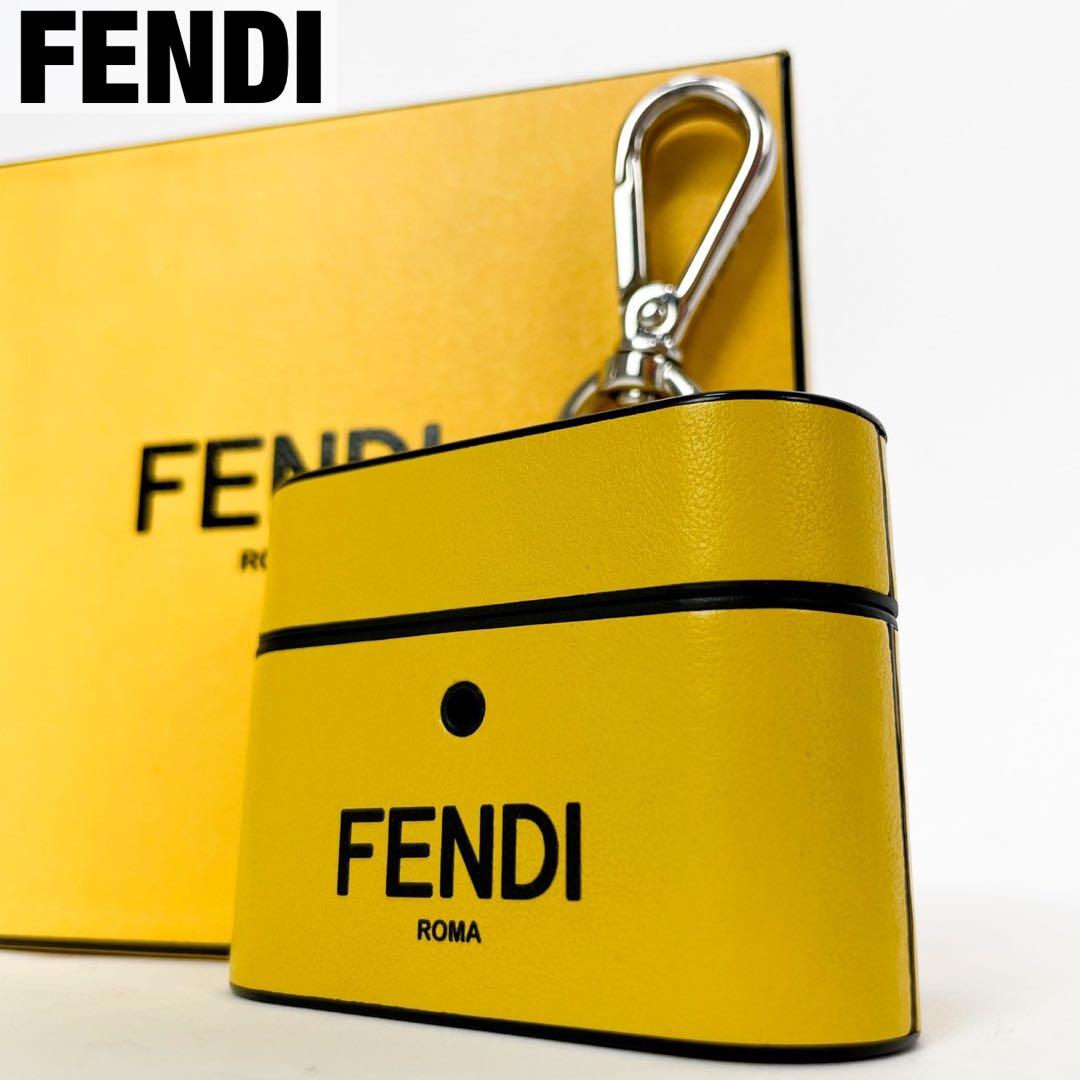 美品☆FENDI フェンディ AirPods pro ケース キーホルダー ロゴ