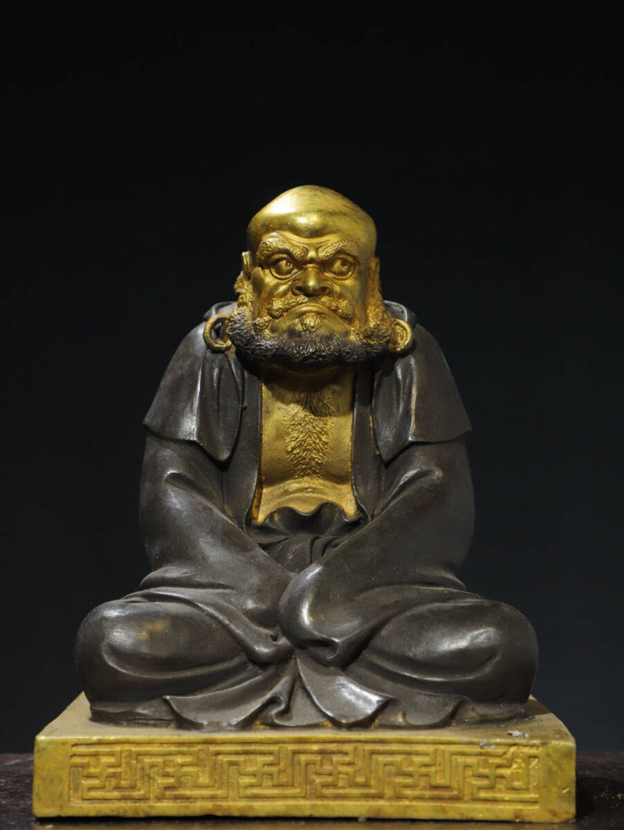 中国　古銅鍍金　人物像　達磨像　紙鎮　置物　M　R7465 An inscribed gold and silver-inlaid bronze weight, Han