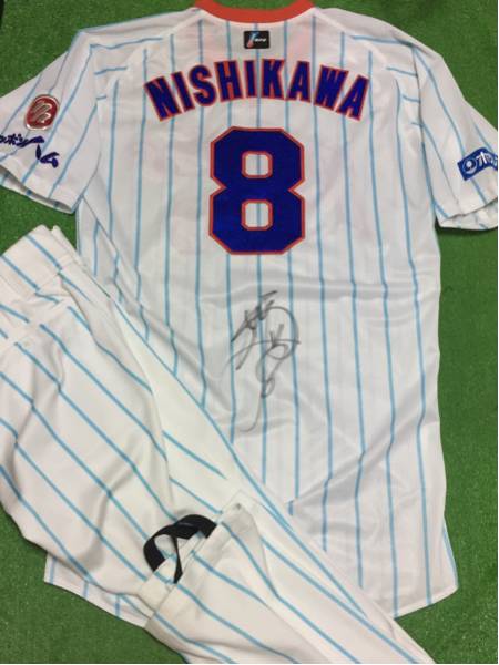 北海道日本ハム8 西川遥輝'15実使用直筆サイン入りユニフォーム