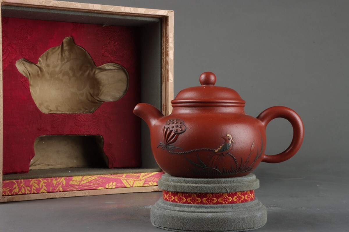 清時代 紫砂彫 泥絵蓮子老紫砂茶壺 孟臣【仁】中国陶磁器 急須
