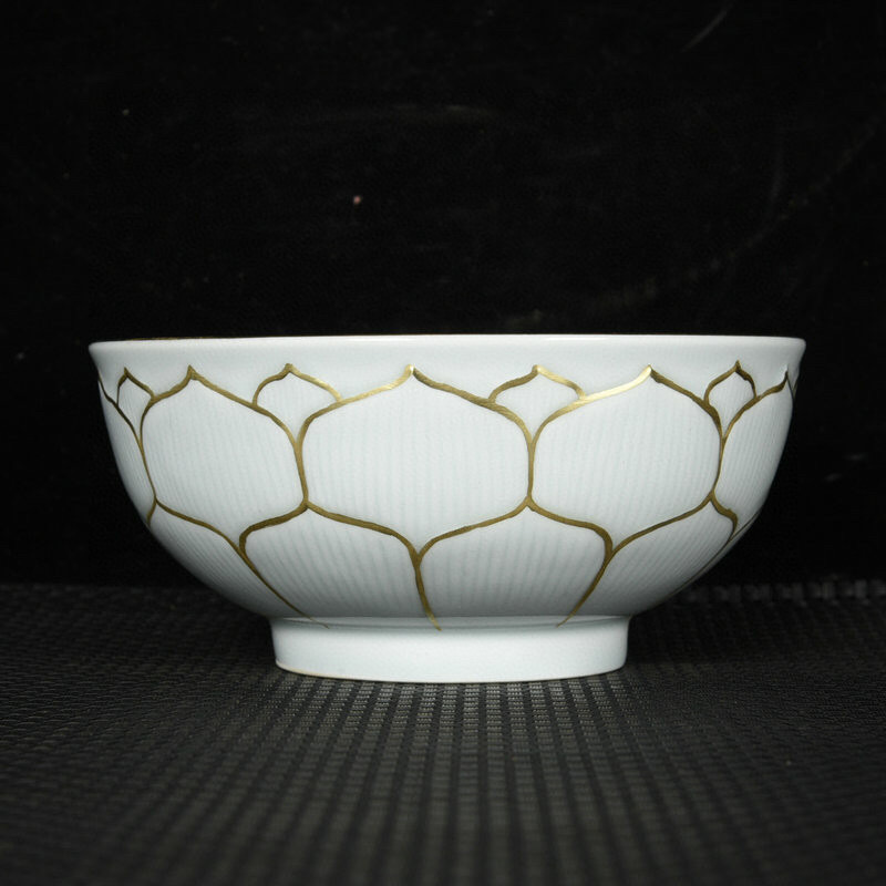 貴重品、旧蔵収、清代宮廷御蔵珍しい手描きエナメル彩陶器碗 館蔵珍品 清 乾隆年製款 古陶瓷品 描金 蓮紋 供碗』置物 賞物