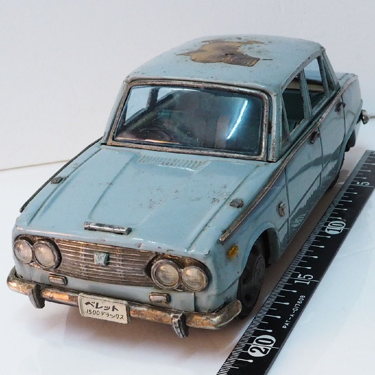 BANDAI - 萬代屋【イスズ ベレット 1500デラックス水色ミラー欠】ブリキ製ミニカー 箱無 萬代屋 BCバンダイ ブリキ いすゞ ベレット 1500デラックス