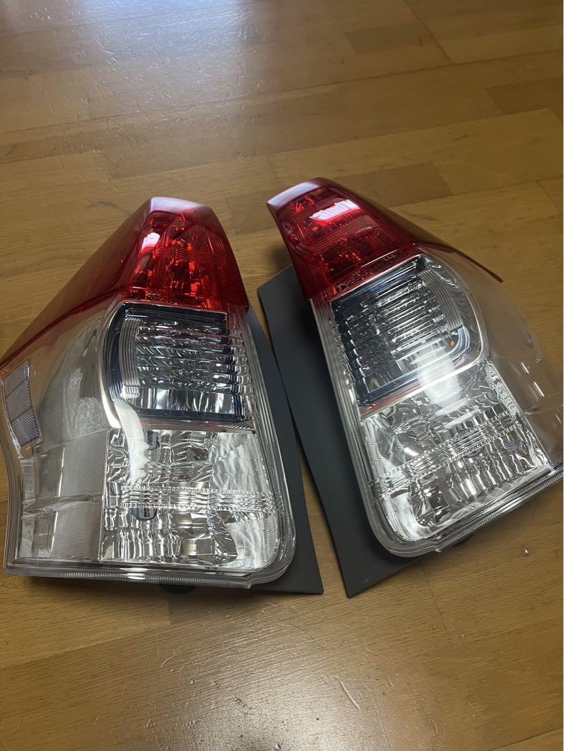 プリウスα 40前期 純正テールランプ（40系プリウスα LEDパーツ