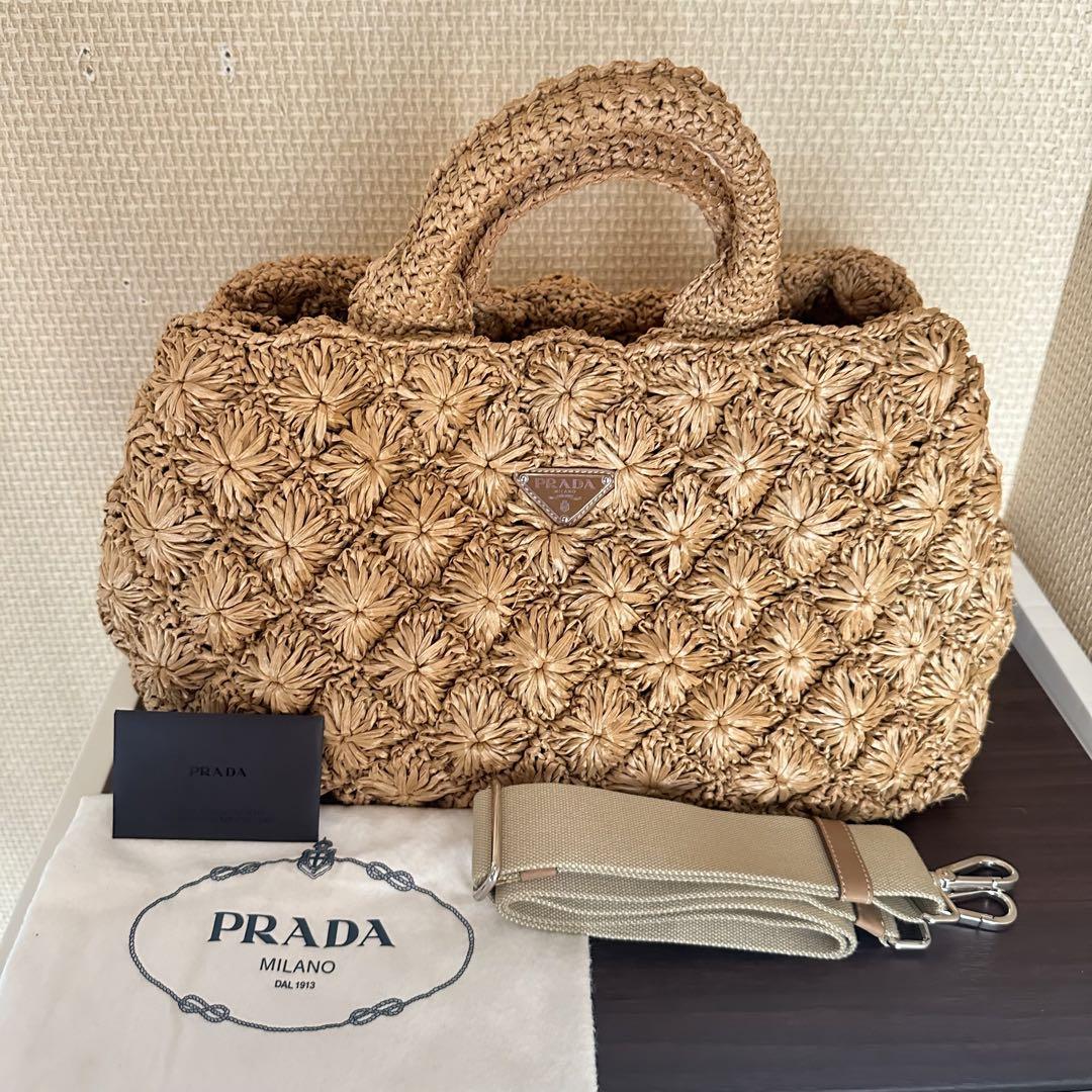 PRADA  カナパ　ラフィアバッグ PRADAのフリマアイテム一覧