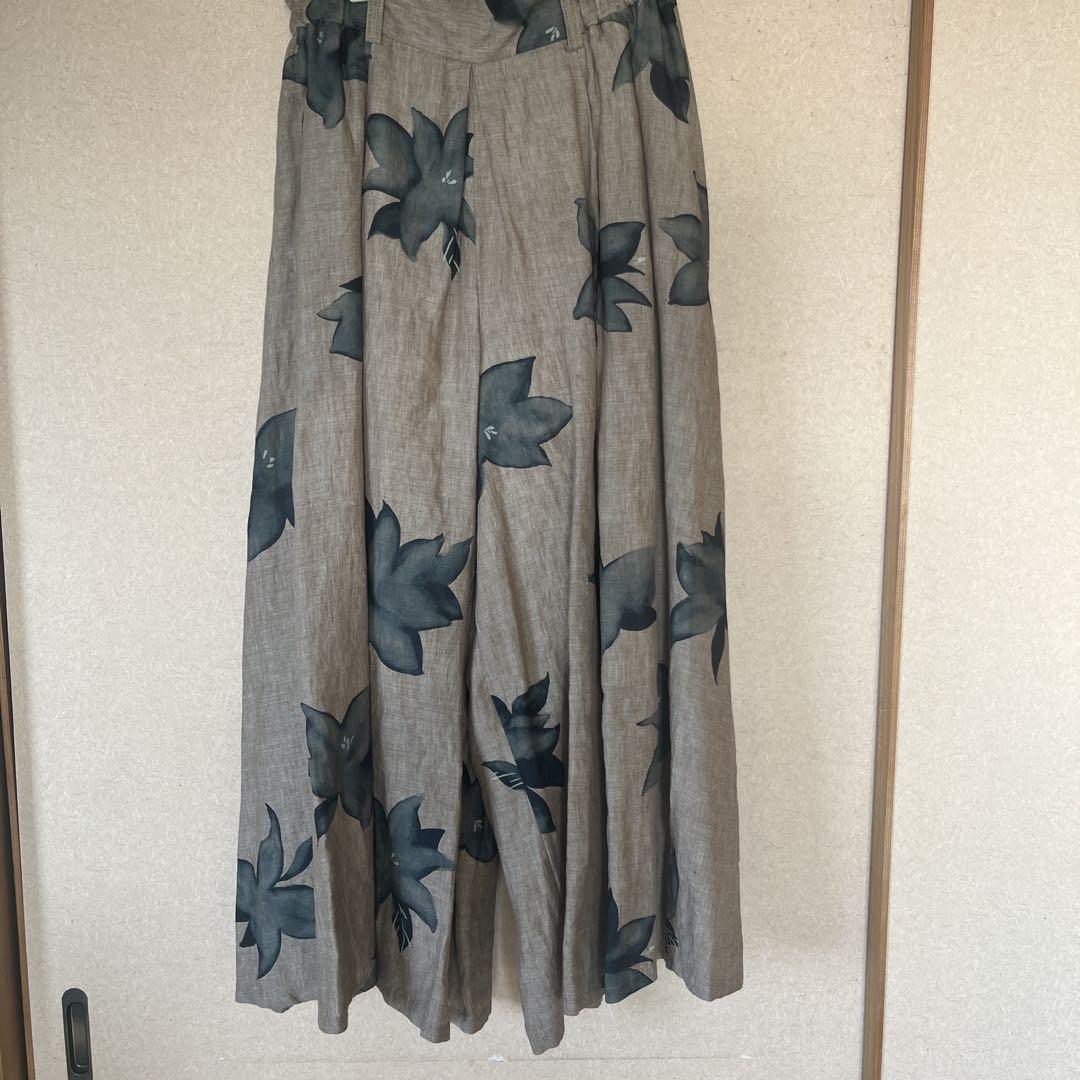 【美品】パラスパレス 花柄ガウチョパンツ グレー系 美品】パラスパレス 花柄ガウチョパンツ グレー系（Yahoo