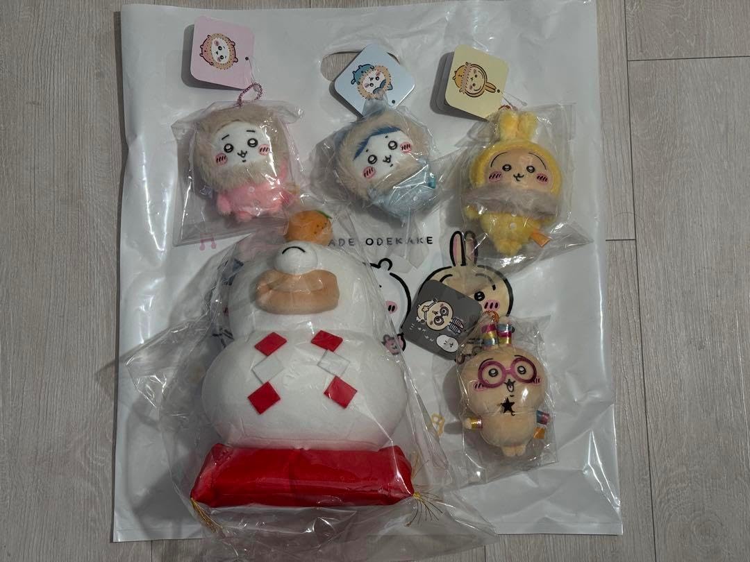 ちいかわ　フッサフッサなパジャママスコット　光る！輪っかをつけたうさぎ　ハチワレ ちいかわ フッサフッサなパジャママスコット 光る！！輪っかを