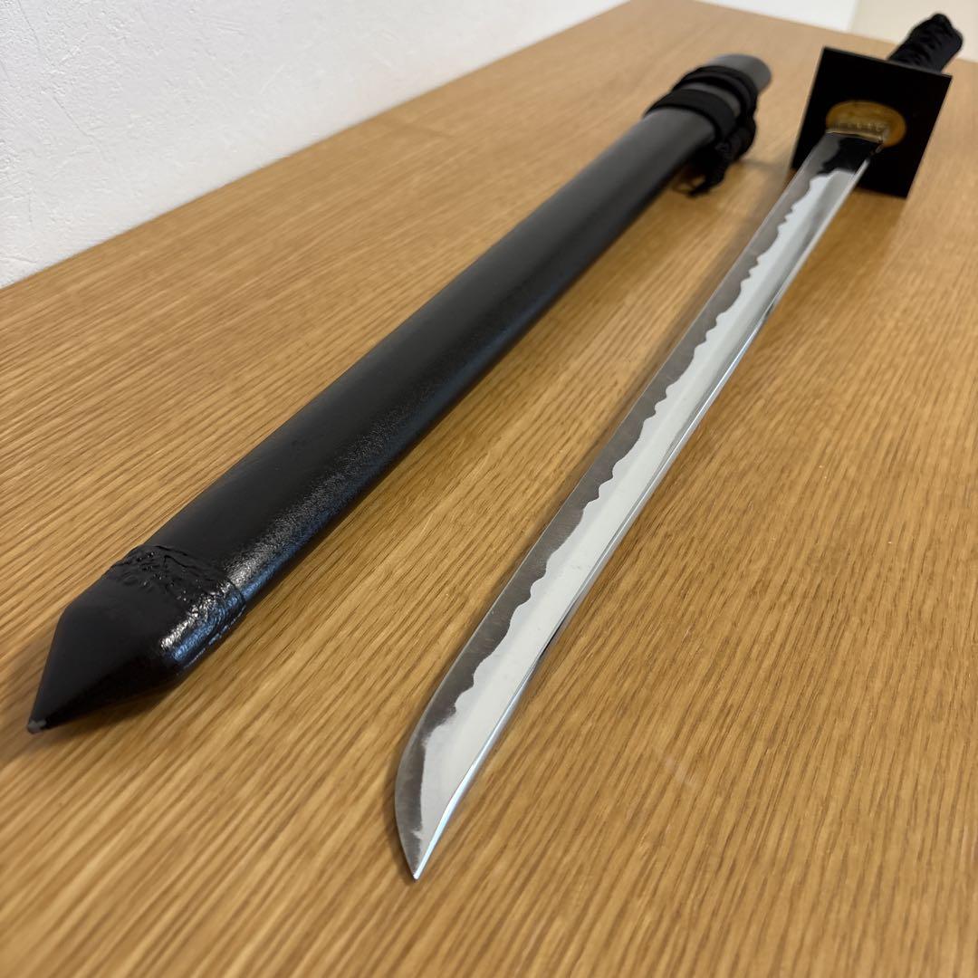 【模造刀】波紋刃 黒鞘【忍者刀】 模造刀】波紋刃 黒鞘【忍者刀】 （逆刃刀 粗茶 模造刀仕様