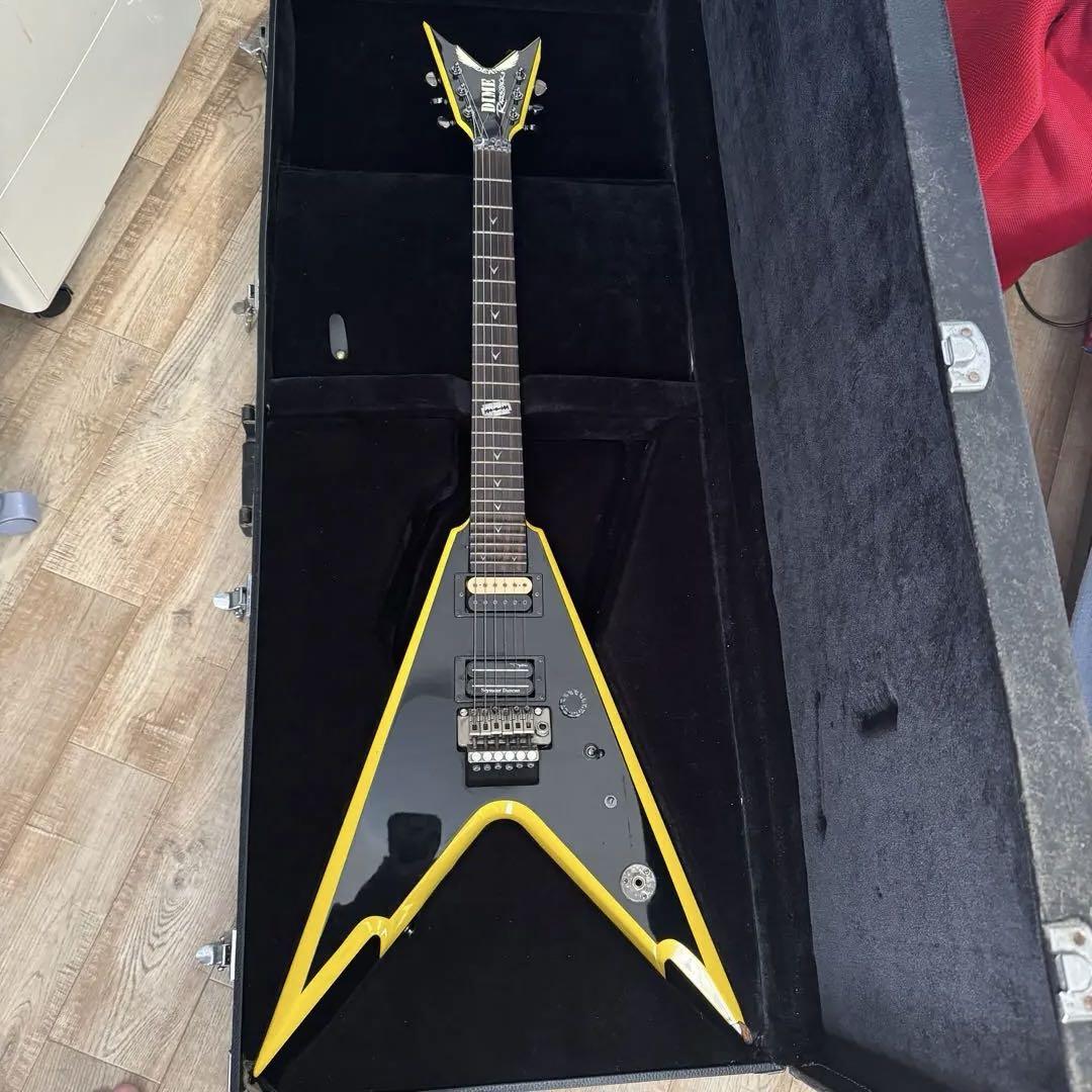 一週間限定！DEAN RAZORBACK 黒/黄色 ハードケース付き DEAN RAZORBACK 黒/黄色 ハードケース付き（エレキギター