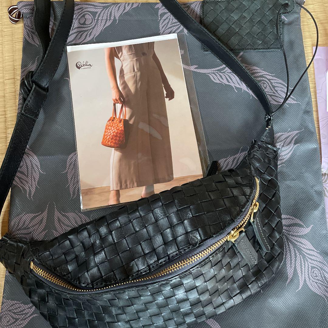 【お値下げ中】HESHI ボディバッグBlackSling お値下げ中】HESHI ボディバッグBlackSling - メルカリ