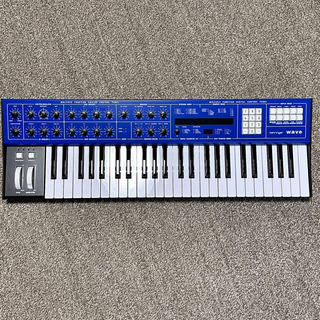 Behringer WAVE ウェーブテーブルシンセサイザー（BEHRINGERより