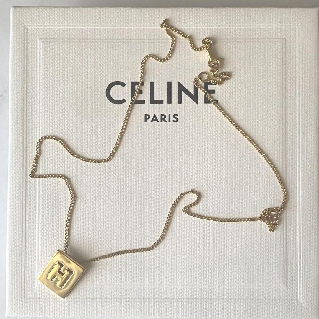 セリーヌ イニシャルネックレス E アルファベット　celine CELINE セリーヌ アルファベット E ロゴ ネックレス 希少 レア
