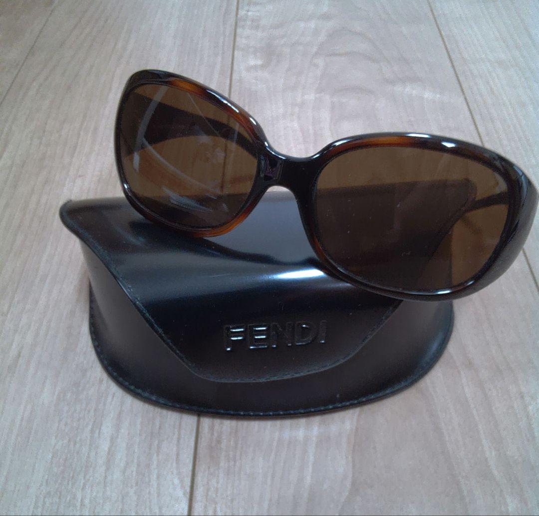 【美品】FENDI フェンディ サングラス FFロゴ ケース付き FS5071R FENDI フェンディ サングラス ズッカロゴ FS372AF ケース付