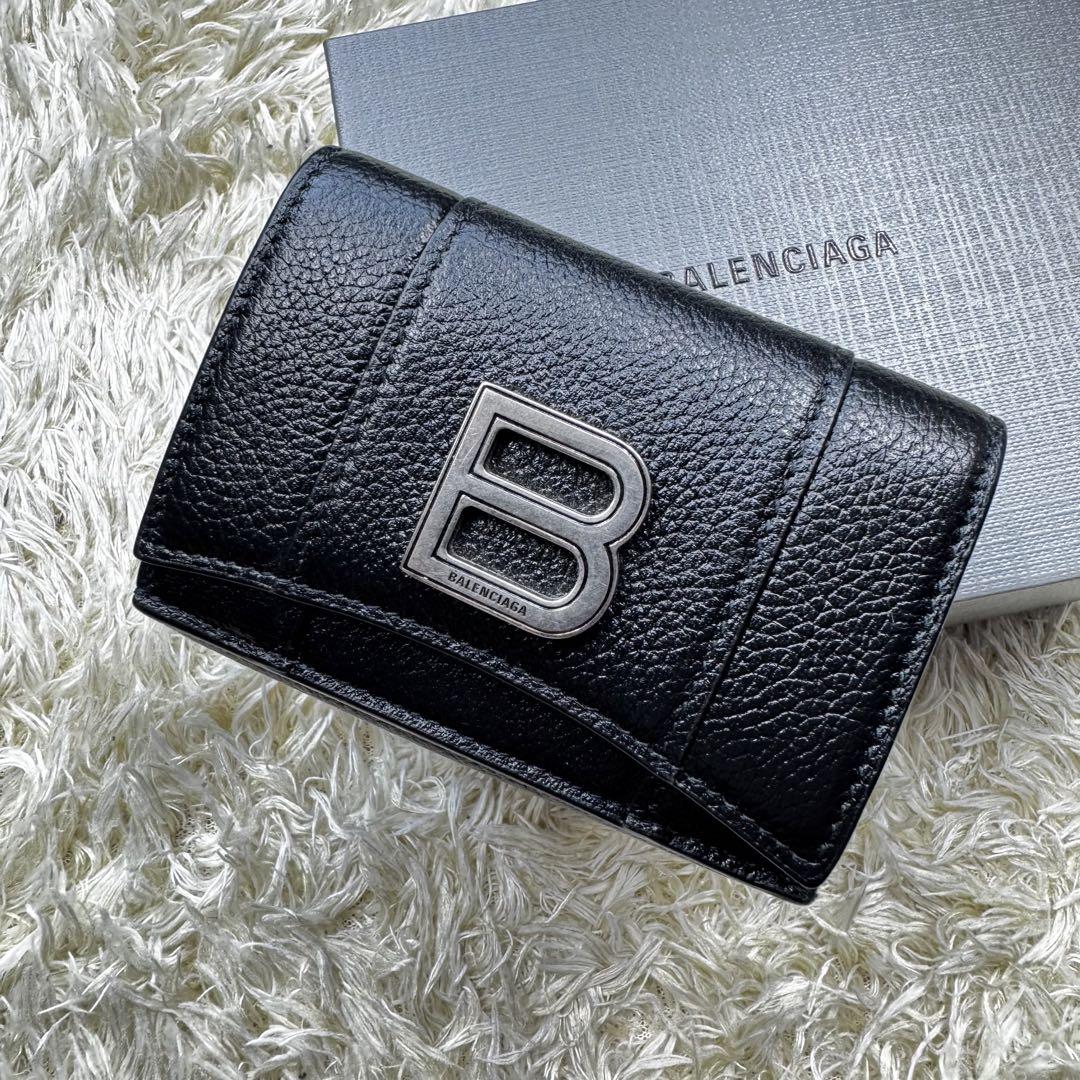 美品 BALENCIAGA 三つ折り 財布 ブラック ロゴ 折り財布 シルバー 極美品✨バレンシアガ 三つ折り財布 アワーグラス シボ革 黒