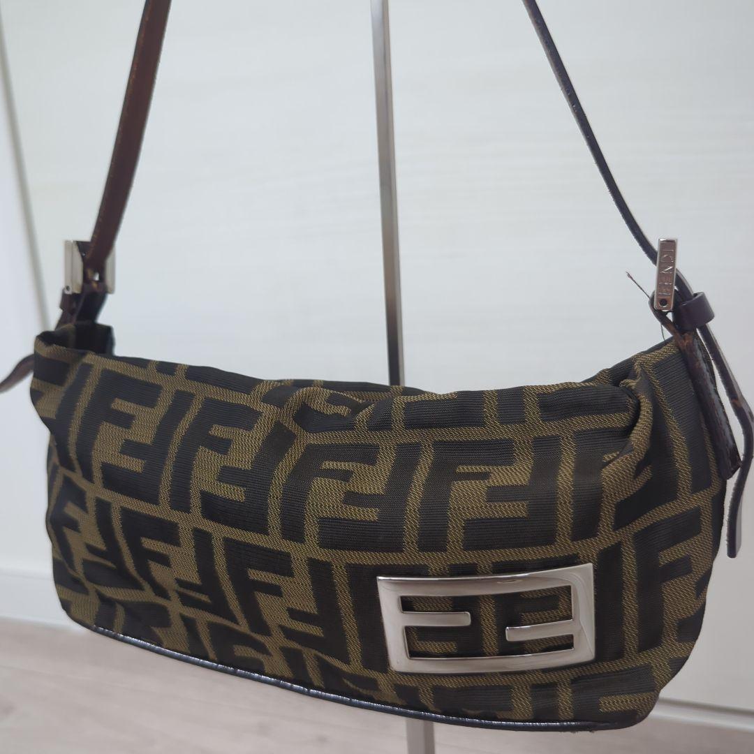FENDI アクセサリーポーチ　ミニ　ズッカ柄　キャンバス　レザー　黒　ロゴ金具 FENDI - 美品 フェンディ ズッカ柄 8BK042 レザー ゴールド ミニ