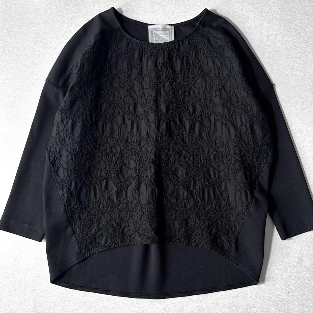 ビアズリー　黒色刺繍カットソー WEB限定》ボタニカル刺繍Tシャツ （カットソー）｜BEARDSLEY