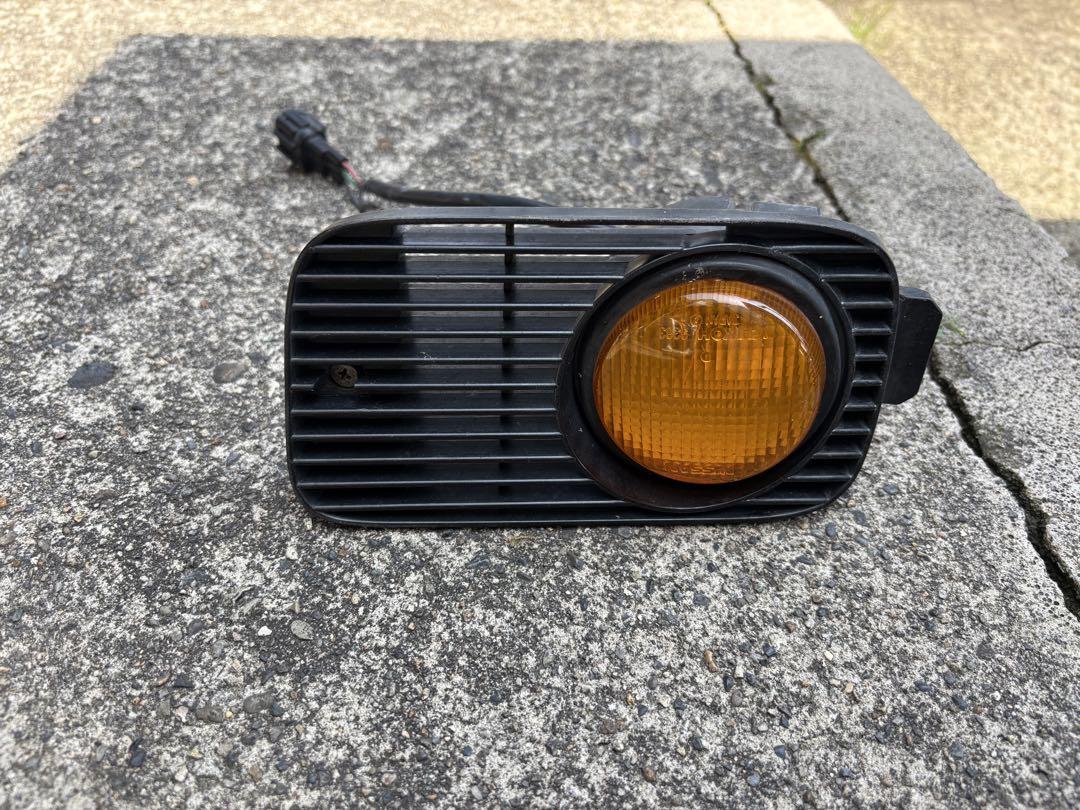 R33GT-R フロントウインカー　ダクト付き　運転席側？ スカイラインBCNR33 ウィンカーダクト 運転席側（RB26改2.7