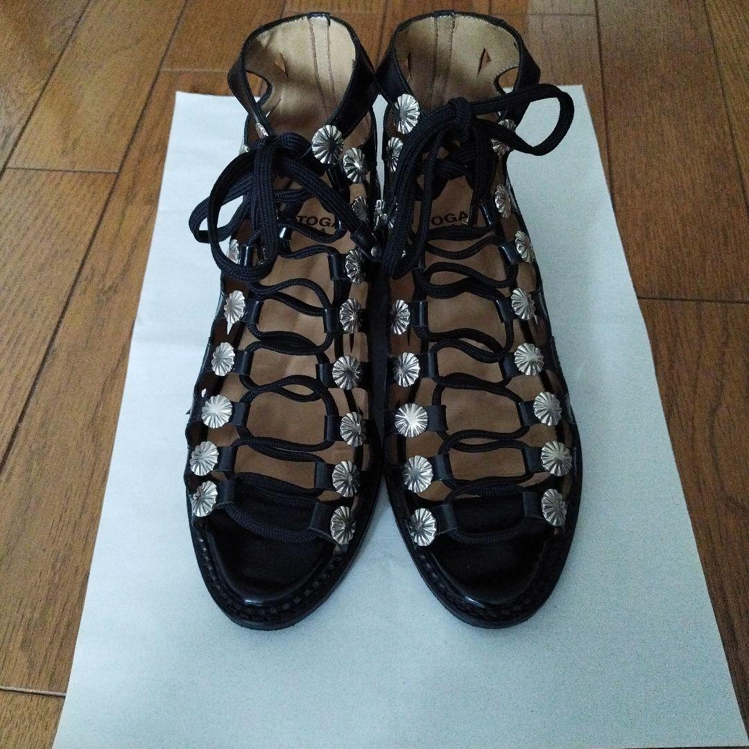 TOGA PULLA　レースアップシューズ TOGA PULLA レースアップシューズ（Black Lace-Up Oxfords by