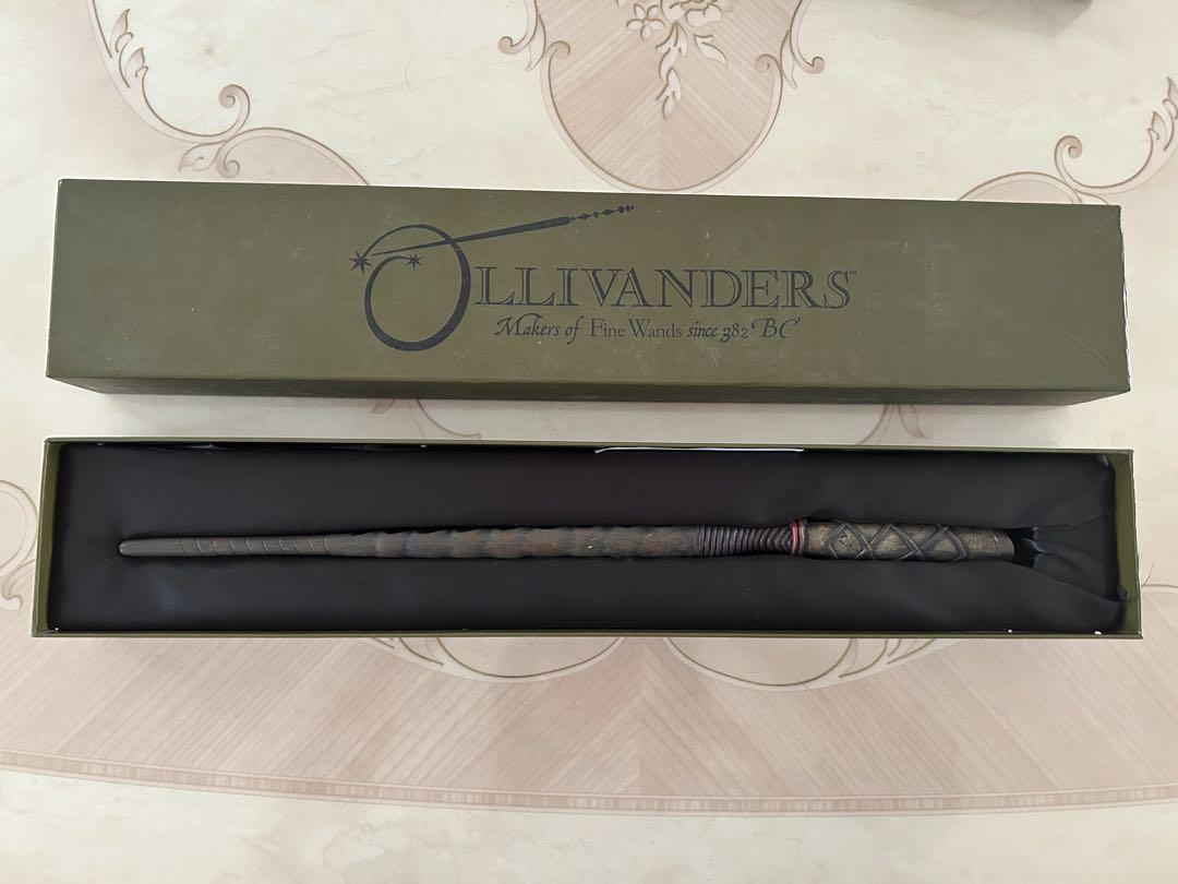 【超レア】廃盤品 埃付きOllivanders 魔法の杖 超レア】廃盤品 埃付きOllivanders 魔法の杖 (映画グッズ販売