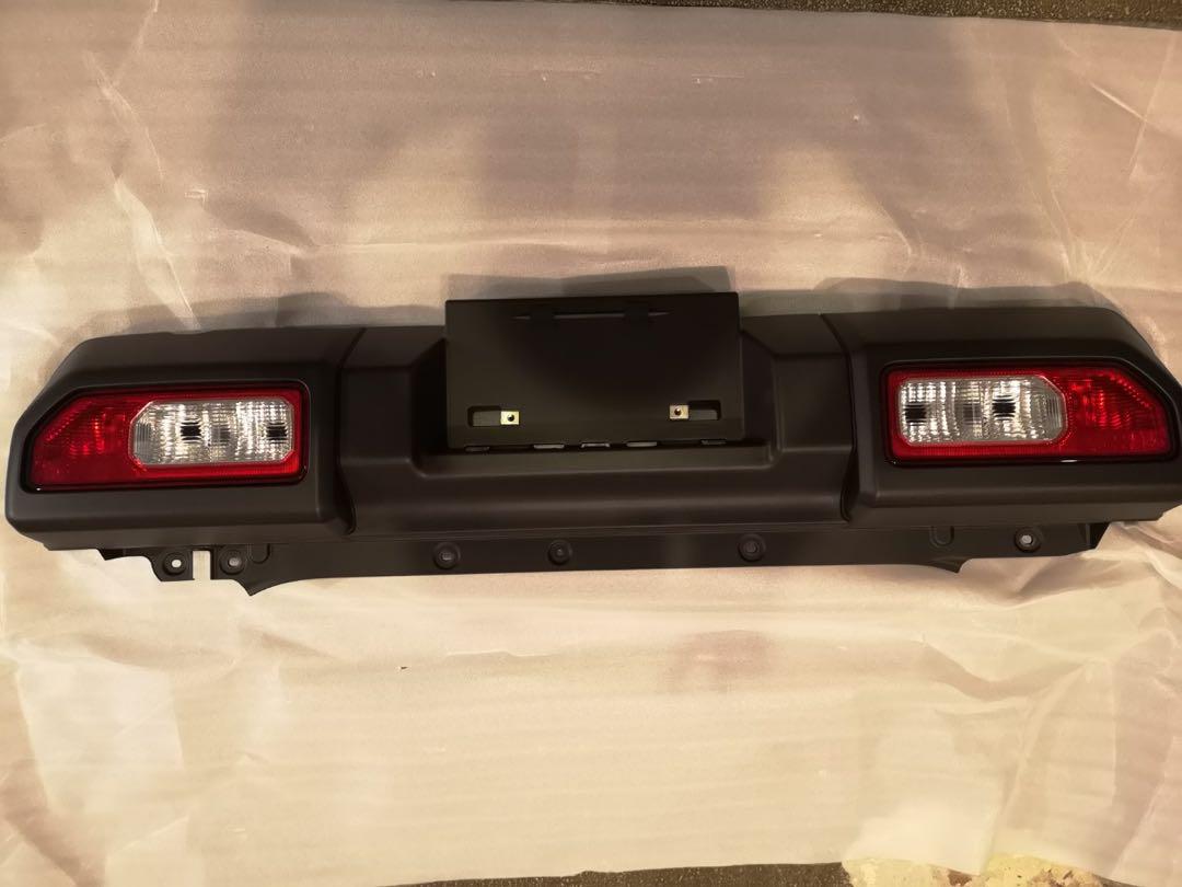 ジムニーjb64純正リアバンパー新車外し R6年新車外し品 ジムニーJB64新車外し 4型用センサー穴あり 純正