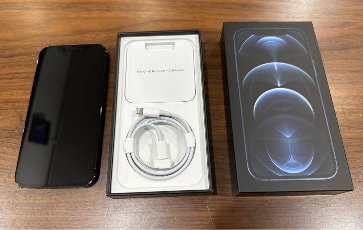 Apple - iPhone12 Pro256GB パシフィックブルールイヴィトンケース付き 6.jpg