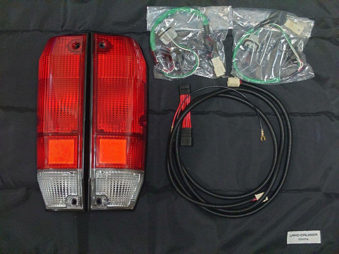 再再販 ランドクルーザー70 4灯化キット 純正 テールレンズ テールランプ ② 再販 再再販 ランドクルーザー70 4灯化キット トヨタ純正 テール