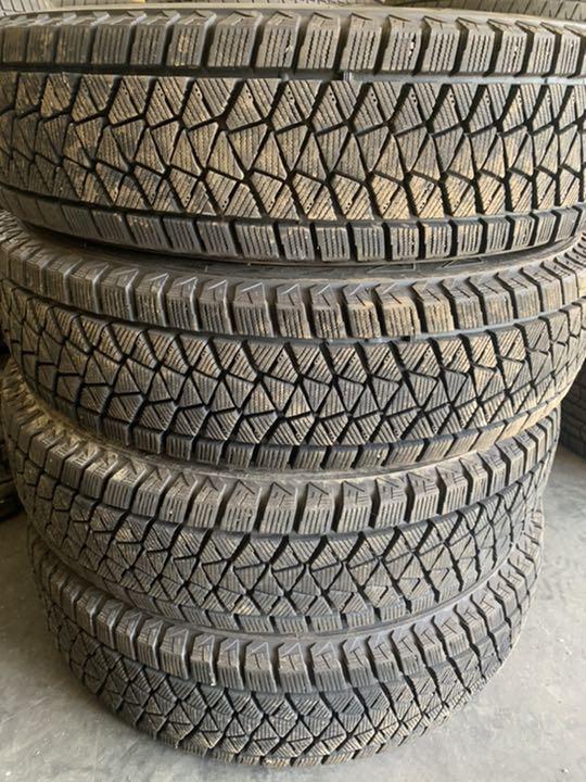 ブリヂストンブリザックスタッドレスタイヤ175 / 80R15 2017年