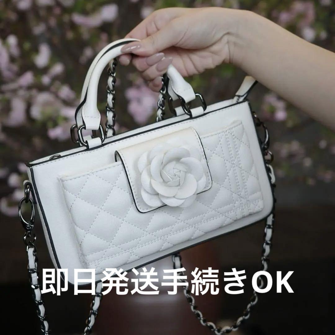 値下げ中！Riu Rose phone bag white 新品未使用（Rose phone