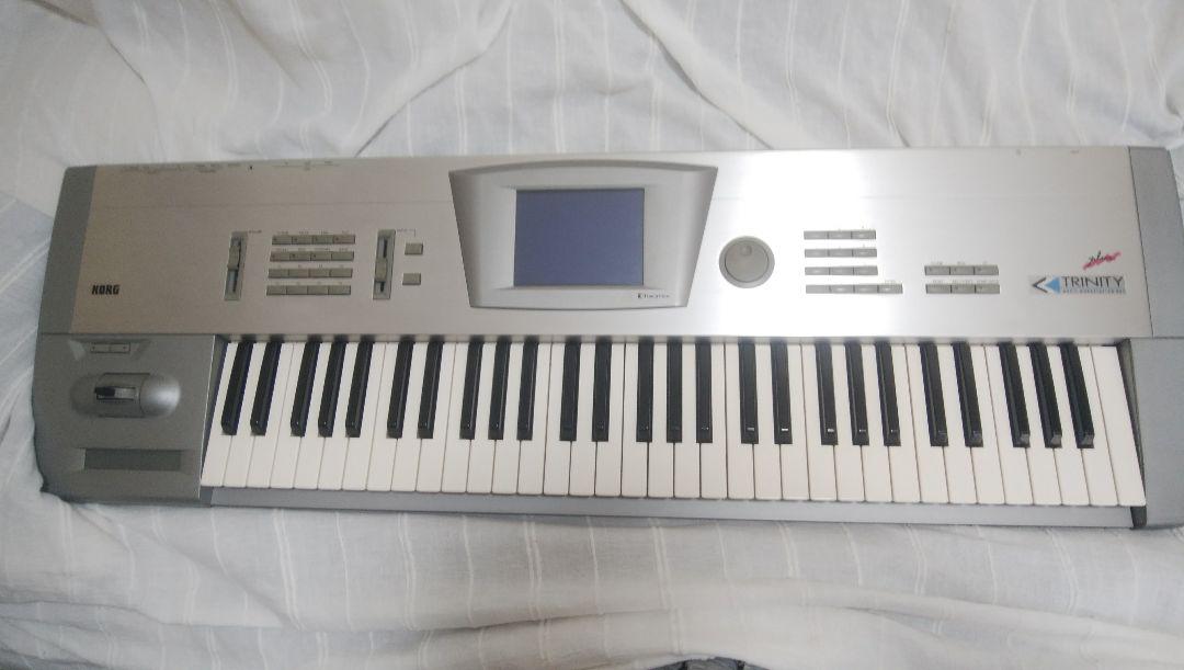 KORG TRINITY plus シンセサイザー（KORG コルグ シンセサイザー
