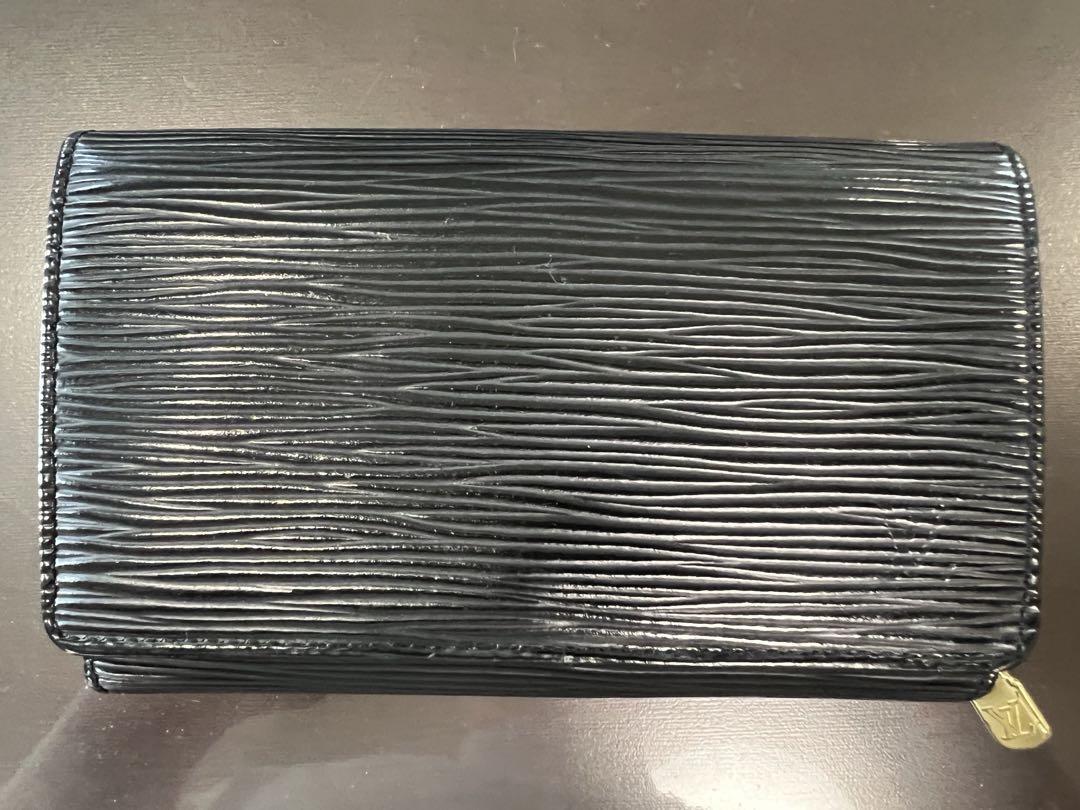 美品⭐️Louis Vuitton 超人気 二つ折り財布 ブラック 美品⭐️Louis Vuitton 超人気 二つ折り財布 ブラック - メルカリ